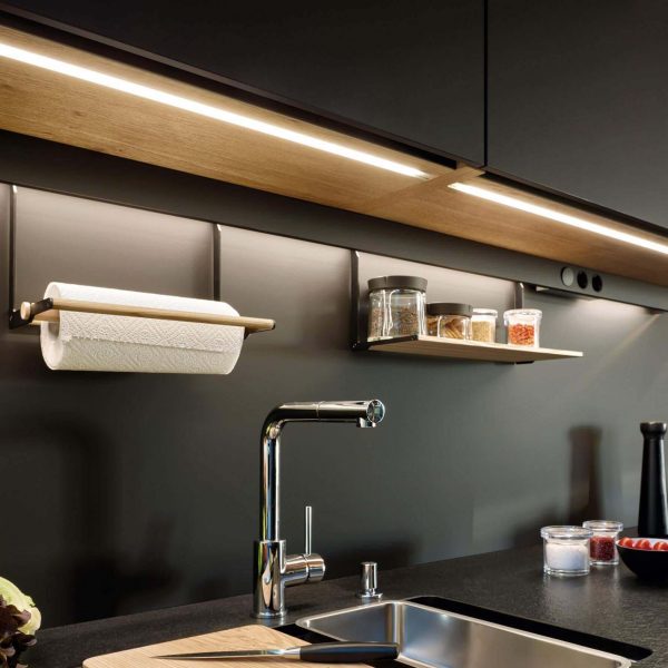 tira bajo alacena PERFIL DE ALUMINIO CON TAPA ACRILICA